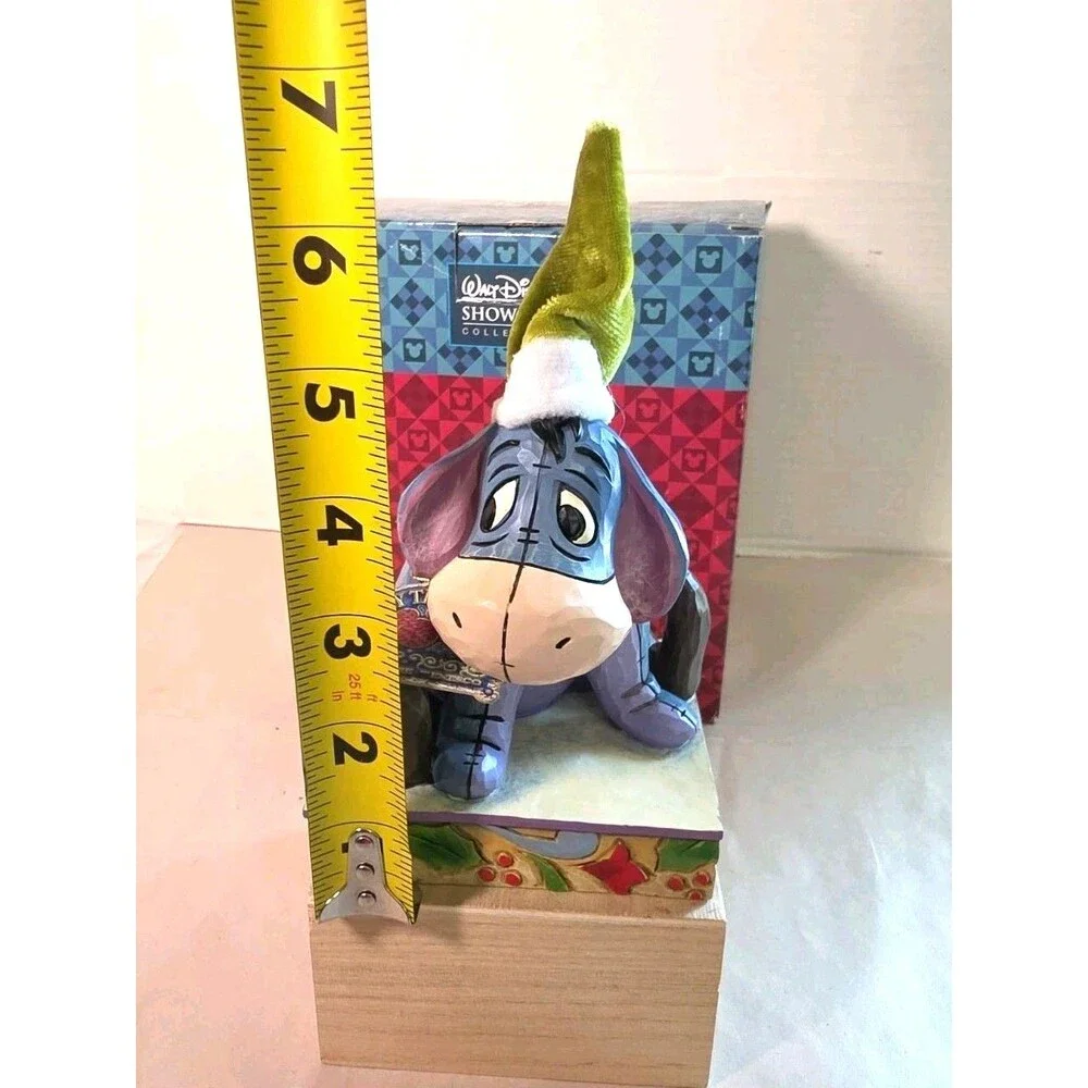 Disney Showcase Collection Eeyore Santa's Little Helper 4016567 Jim Shore Enesco